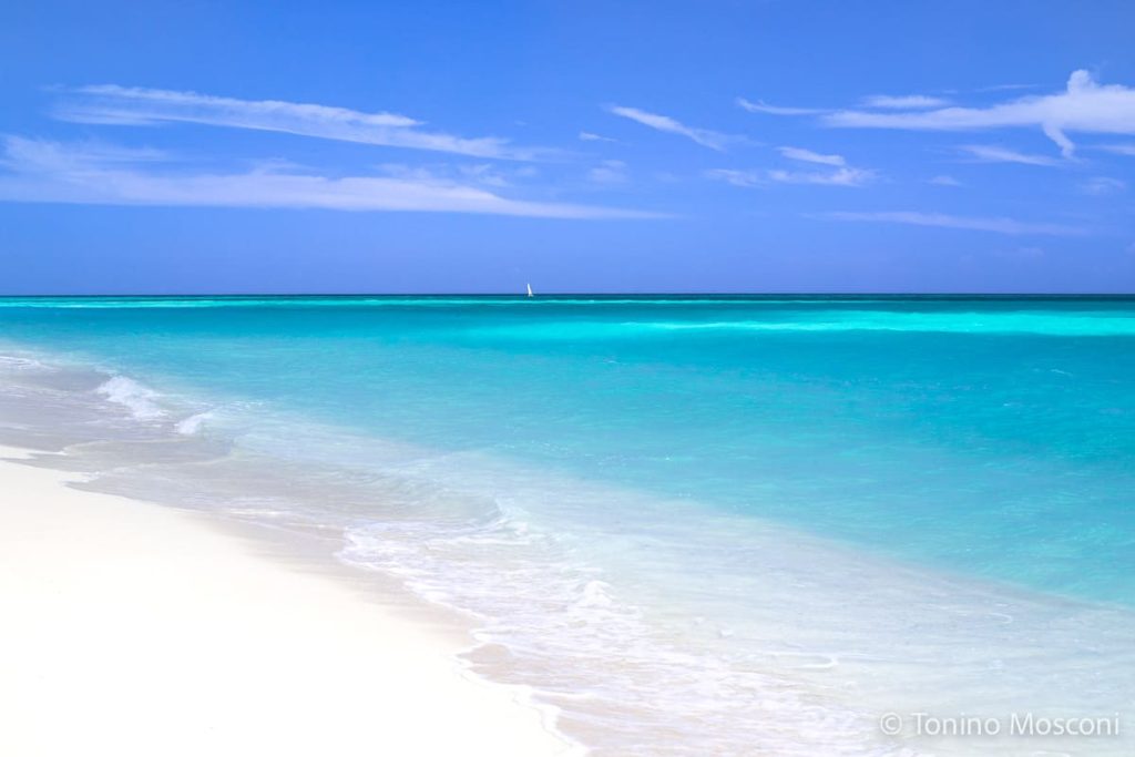 Fotografia di Tonino Mosconi di una spiaggia idilliaca a Cuba